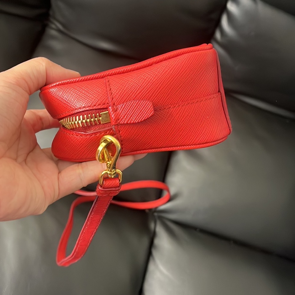 Excellent Condition Authentic Crossbody Prada Bag - image 5